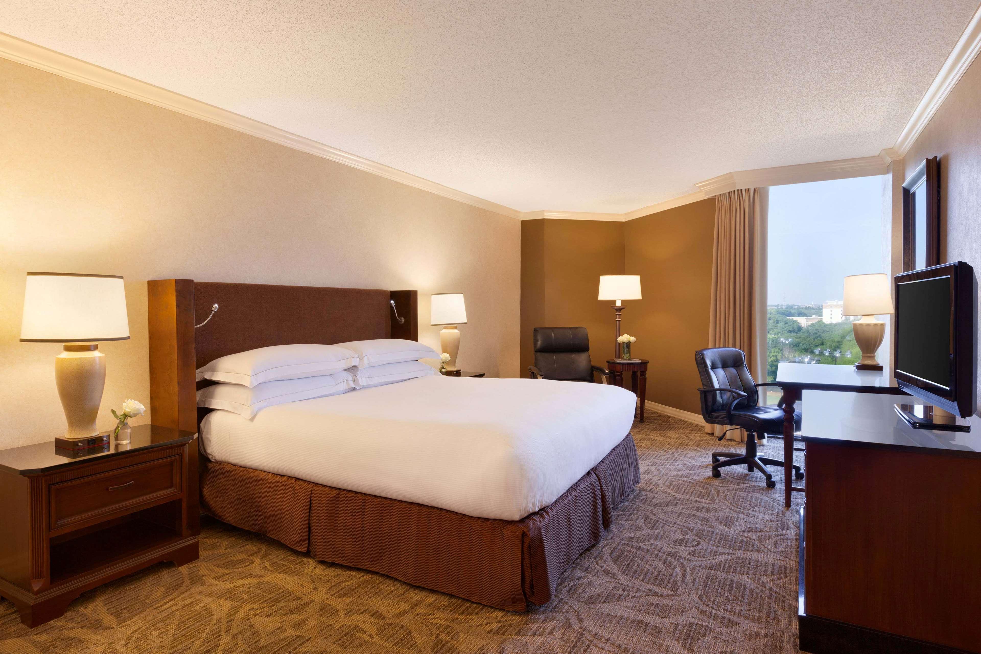 Hilton Dfw Lakes Executive Conference Center Grapevine Exterior photo