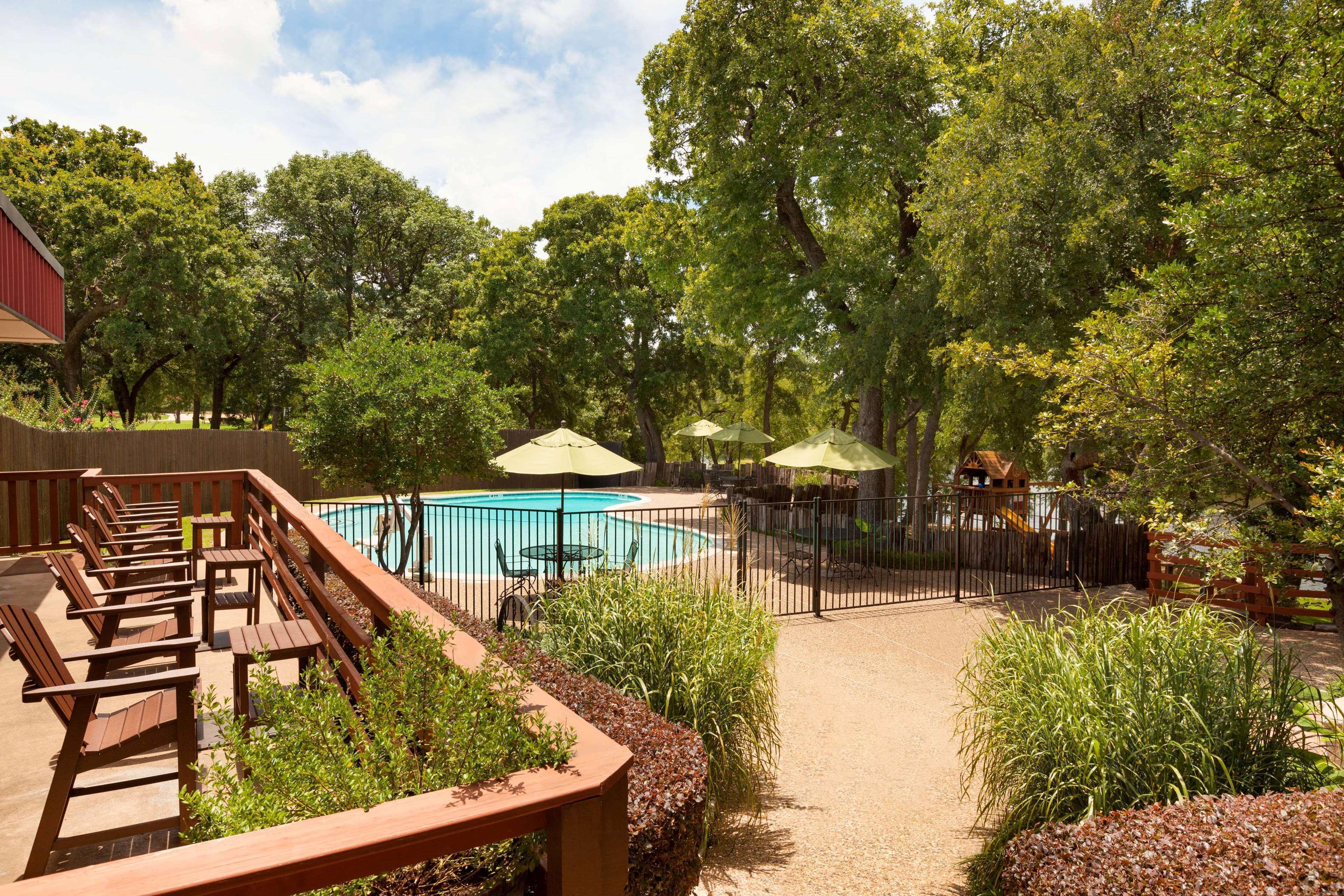 Hilton Dfw Lakes Executive Conference Center Grapevine Exterior photo